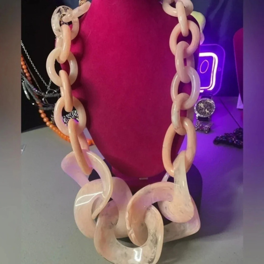 Zenzii Pink Swirl Lucite Chunky Necklace